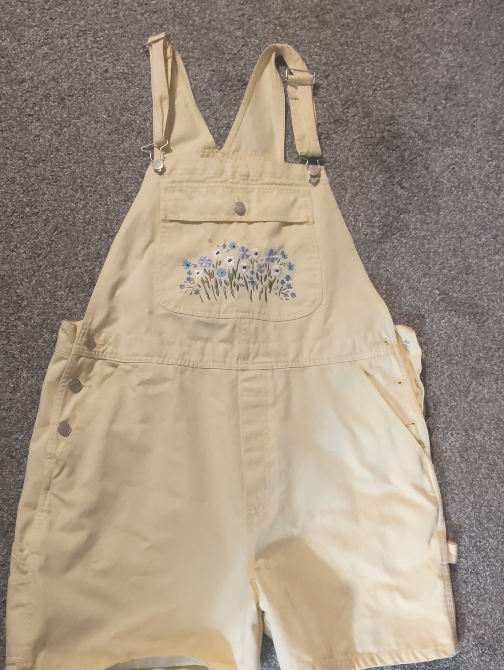 Cherokee Pale Yellow Cotton Top with Front Label Detail